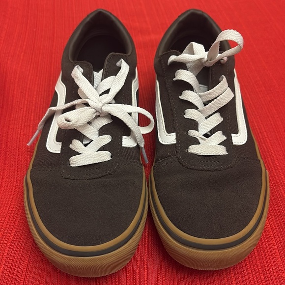 Boys Size 5 brown Vans shoes. 
Only worn once. Still smell new. - Picture 2 of 4